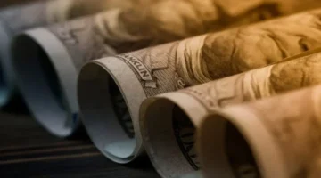 سعر الدولار اليوم الجمعة 28 نوفمبر 2025 يؤثر على استقرار الأسواق المحلية والتجارة